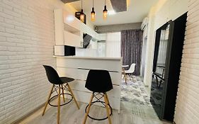 Yas Apartment